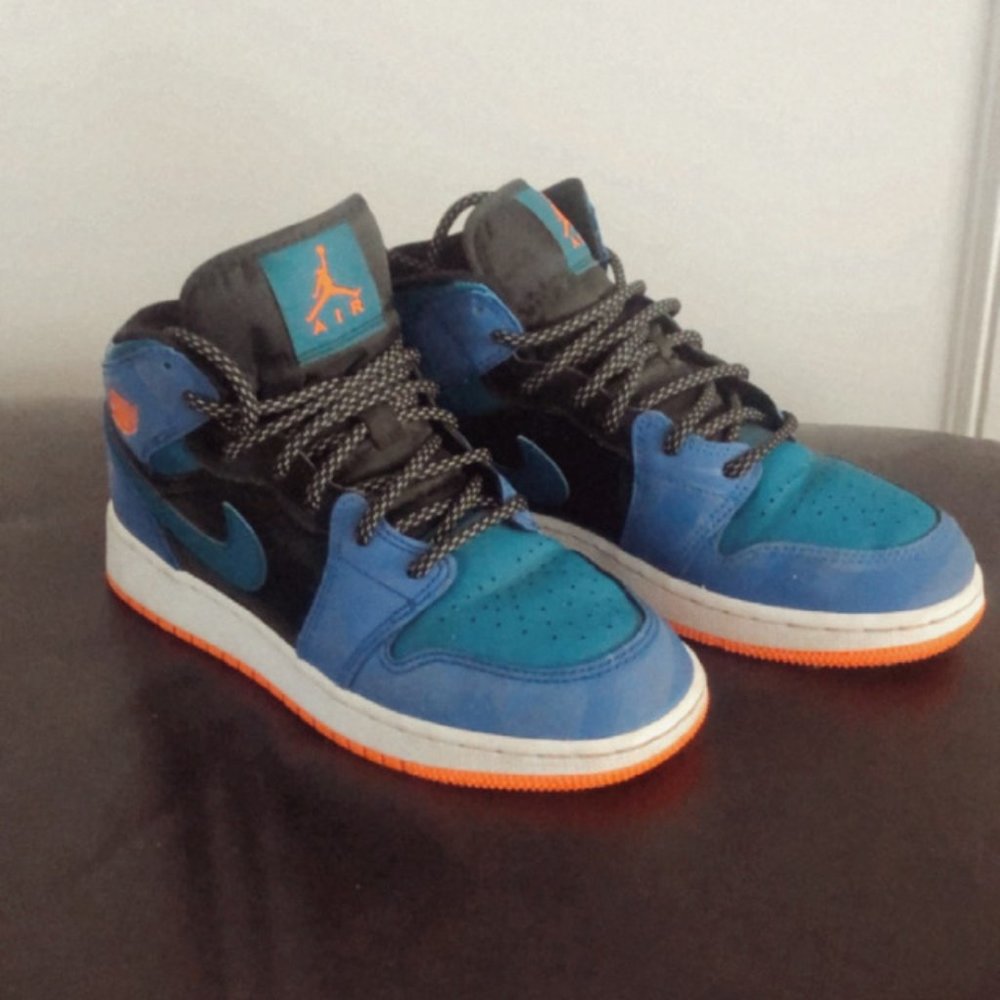 Air Jordan 1 Mid GS 'Racer Blue'